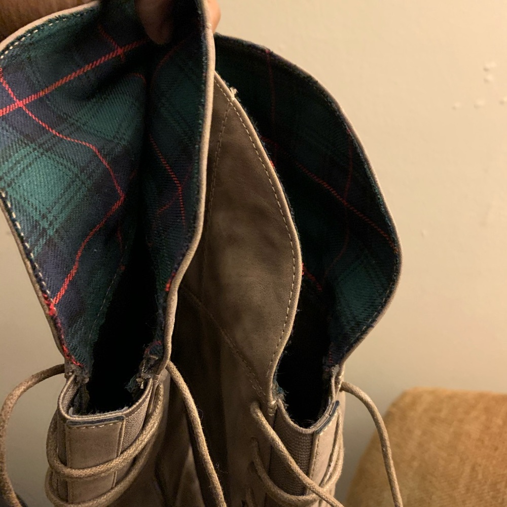 Gray boots - Picture 2 of 5
